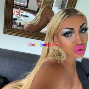 Skylarxtreme slutty makeup