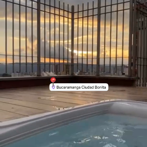 6751c139f8dc4e81b98c24cafb7b6c40.mp4