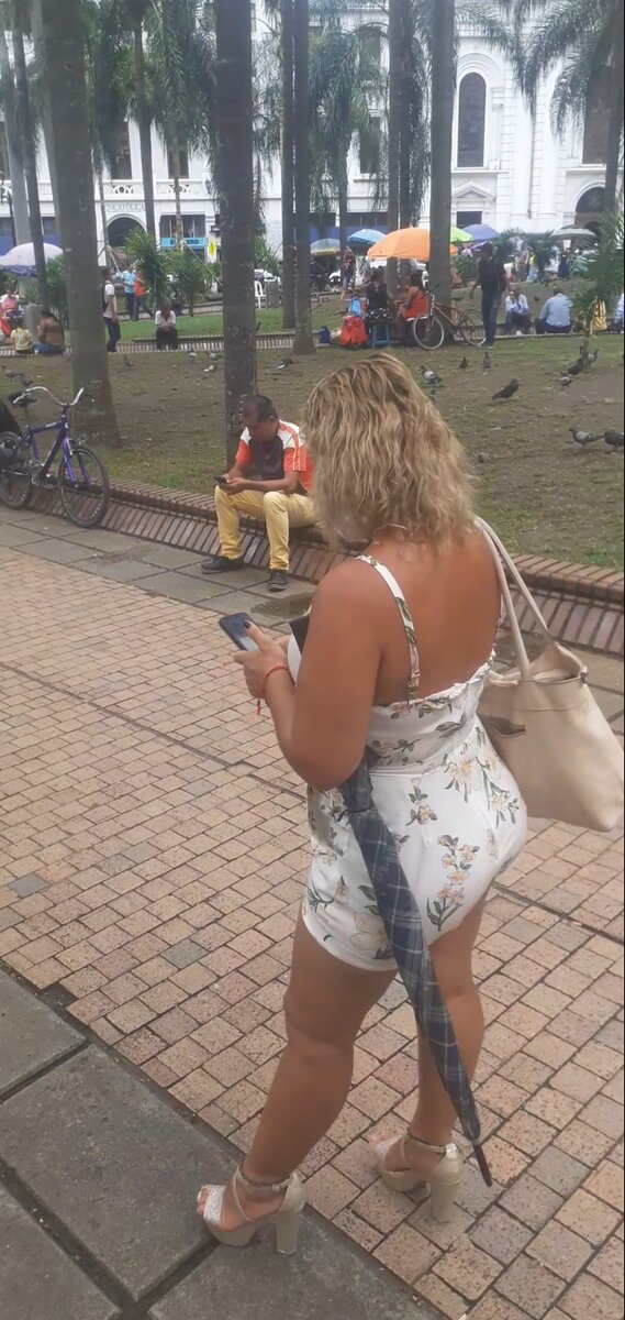 Screenshot_20220423-100829_Video Player.jpg